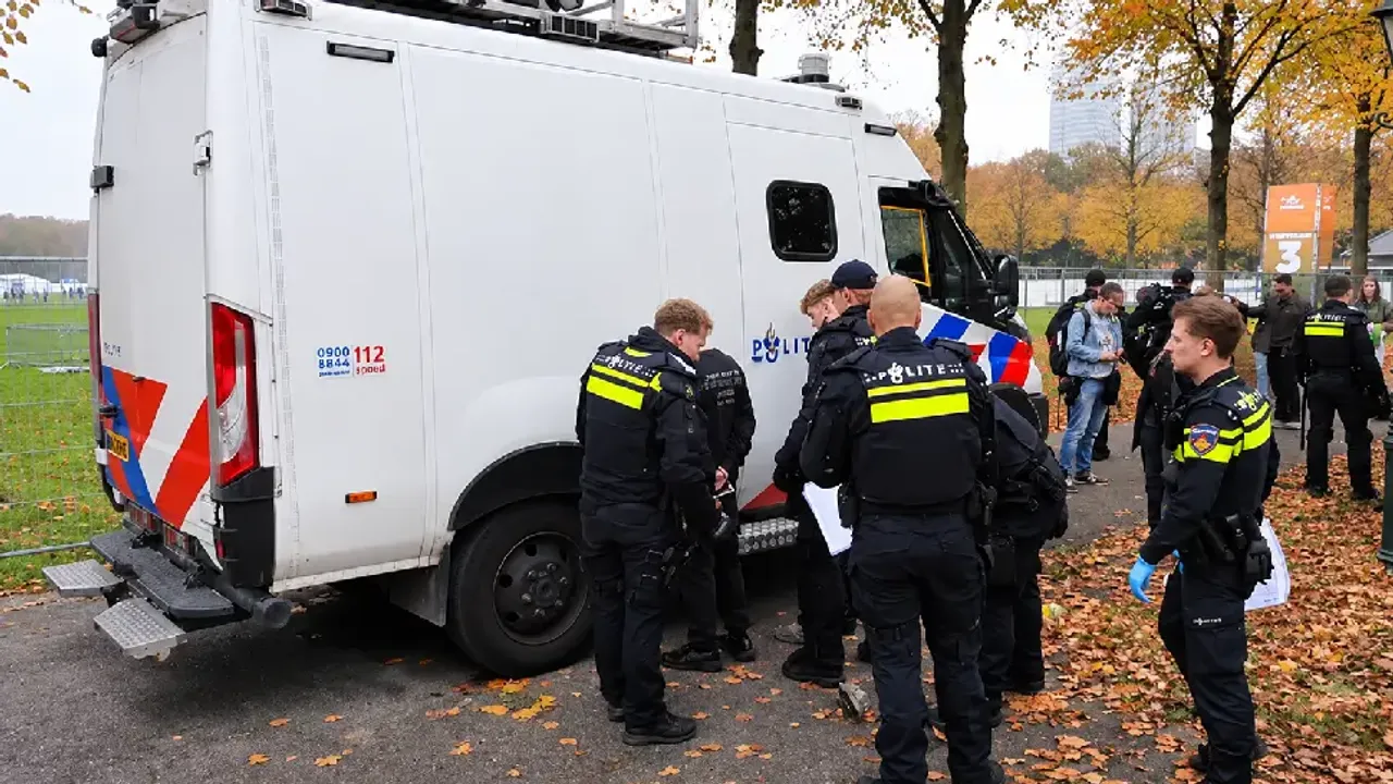 Den Haag’da gerginlik tırmandı: Çevik kuvvet müdahale etti, 10 gözaltı