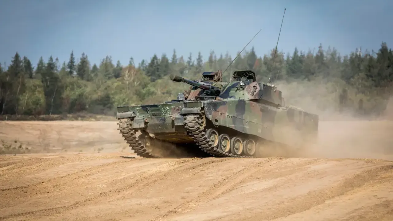Hollanda olası büyük savaşa karşı zırhlı araçlarını artırıyor