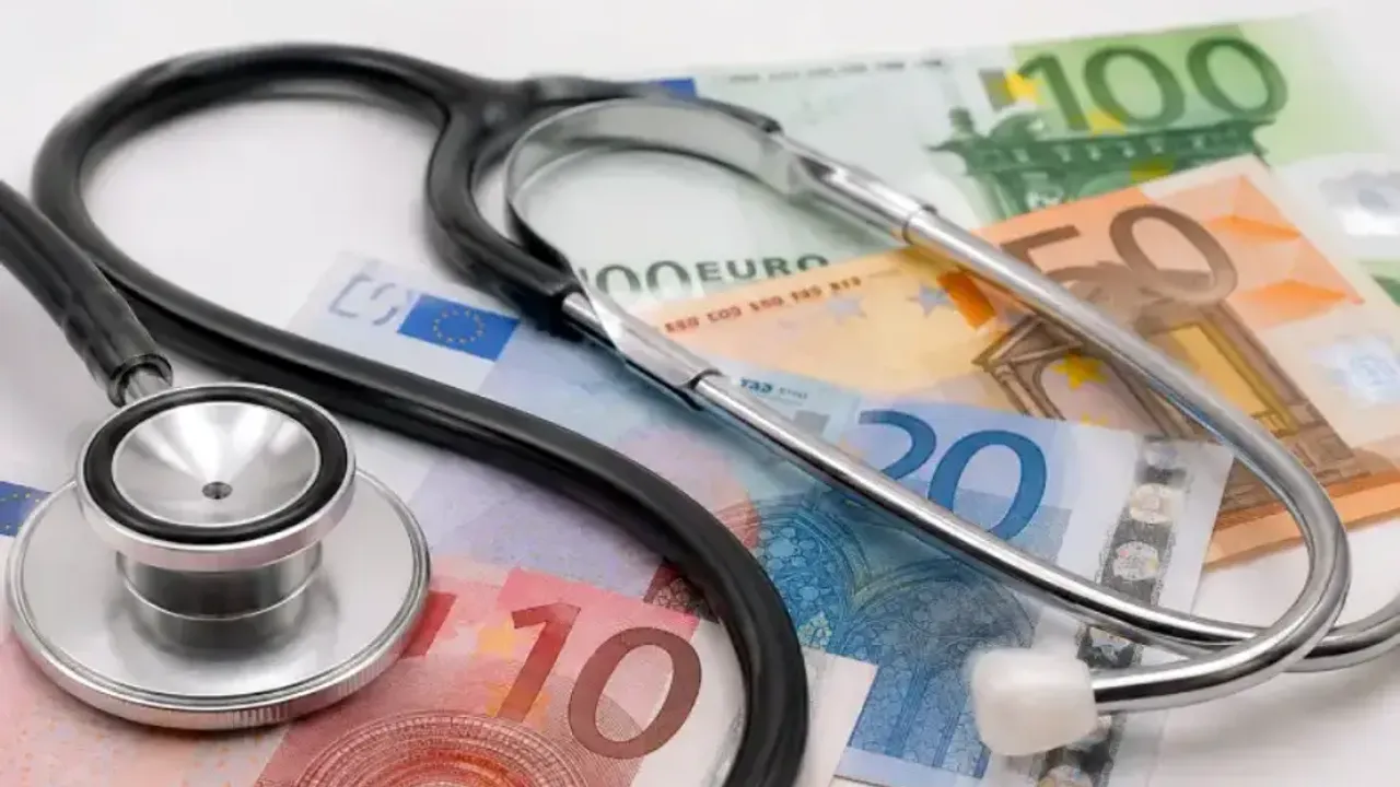 Hollanda'da muhalefet sağlık sigortası katkı payına 60 euroluk ek zamma karşı çıktı