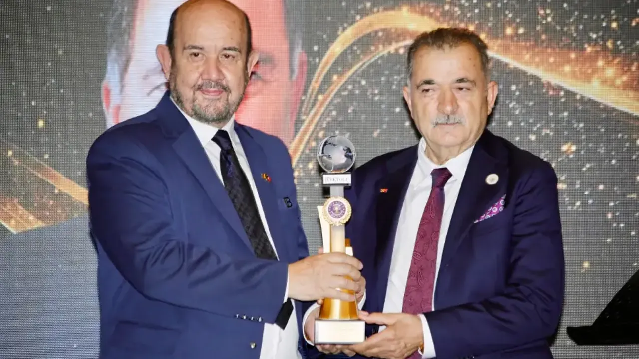 Turgut Torunoğulları Avrupa'da yılın iş insanı seçildi