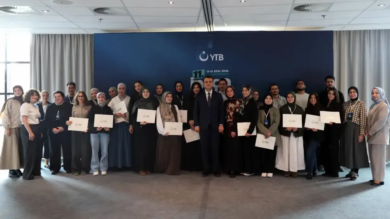 YTB, Amsterdam'da 9 ülkeden 37 genci bir araya getirdi