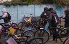 Rotterdam Belediyesi bağışlanan bisikletleri ihtiyaç sahibi çocuklara dağıttı