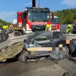 Avusturya’da bariyer otomobili delip geçti: 2 kişi hayatını kaybetti