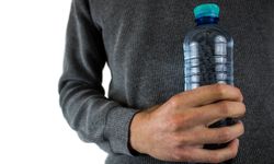 Fransa'da şişelenmiş içme sularının yüzde 78'inde mikro plastik çıktı!