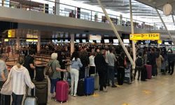 Amsterdam Schiphol havalimanı mayıs tatilinde yolcu sayısına kota uygulayacak