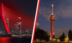 Rotterdam'da Erasmus köprüsü ve Euromast kulesi kırmızıya büründü