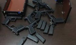 İç çamaşırında silahlarla yakalanan Belçikalı Türk çift için 7 yıl hapis istendi