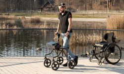 Hollandalı adam, beyin implantları sayesinde yeniden yürümeye başladı