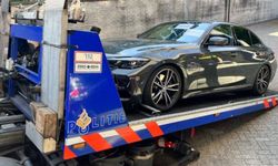 Aalsmeer polisi affetmedi: Dokuzuncu kez ehliyetsiz yakalanan sürücü aracından oldu