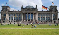 Almanya’da yüksek gelirli vatandaşlardan daha fazla vergi ve prim alınacak