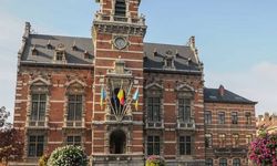 Belçika’da bir belediye kamu personelinin başörtüsü takmasına izin vermedi