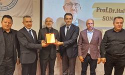Prof. Dr. Haluk Songur'un veda programına yüksek düzeyli katılım