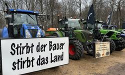 Berlin'deki çiftçilerin eylemi kameralara böyle yansıdı