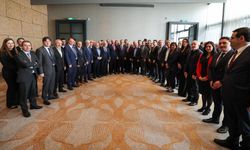 Hollanda’da resmi ziyaretlerde bulunan Hakan Fidan, Türk toplumu ve STK temsilcileriyle görüştü