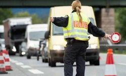 Avusturya'da aşırı hız yapan iki araç trafikten men edildi