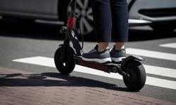 Hollanda’da elektrikli scooterlar için plaka zorunluluğu başladı