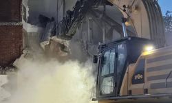 Hollanda’da ötüp duran duman dedektörü binayı yıktırıyordu