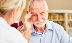 Alzheimer tanısında erken uyarı: Koku kaybı hafızadan önce geliyor