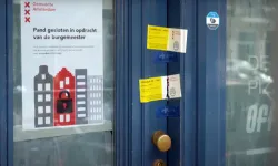 DENK Amsterdam, saldırıya uğrayan işletmelerin altı ay kapatılmasına karşı