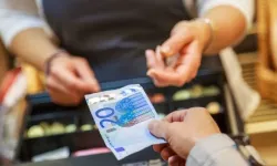 Hollanda’da mağazalara nakit ödemeyi kabul etme zorunluluğu geliyor
