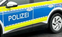 Almanya’da 13 yaşındaki saldırganlar büfe sahibinin parmaklarını pala ile kesti