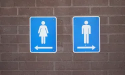 Almanya’da bir çalışan tuvalette fazla kaldı diye işten atıldı