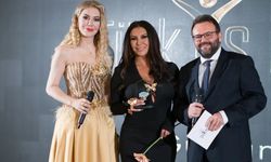 Hollanda’da Türk iş kadını Gülhan Sönmez’e başarı plaketi