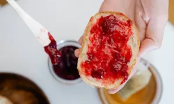 Almanya’da satılan çilek reçellerinde pestisit ve şeker uyarısı