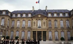 Fransa’da Cumhurbaşkanlığı konutu soyuldu, binlerce euroluk gümüş çalındı