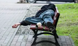 Rotterdam evsizlere para cezası ve bölge yasağı getiriyor