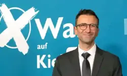 Almanya’nın Kiel kentinde belediye başkanlığına Samet Yılmaz seçildi