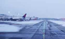 Belçika’da kar alarmı: Brüksel Havalimanı’nda uçuşlar iptal edildi