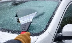 Buzlanmış araba camları için pratik çözümler