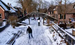 Hollanda’ya kış geri döndü: Kar ve buzlanma hangi bölgelerde etkili olacak?