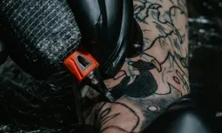 Dövme yaptırmak kanser riskini artırıyor mu?