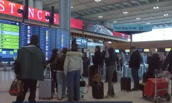 Berlin Havalimanı buzlanma nedeniyle tüm uçuşlara kapatıldı