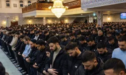 Hollanda’da 1000 genç sabah namazında bir araya geldi