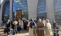 Hollanda Türk İslam Kültür Federasyonu'nun Köln gezisine yoğun ilgi