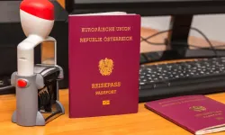 Antalya’da 22 yaşındaki Avusturyalı genç pasaportu nedeniyle gözaltına alındı