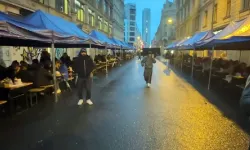 Frankfurt’ta sokak iftarı farklı inançlardan yüzlerce kişiyi bir araya getirdi