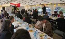 Den Haag’da HDV’ye bağlı camilerin düzenlediği iftar farklı kesimleri buluşturdu