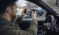 Hollanda’da kazayı görüntüleyen 112 sürücünün her birine 440 euro ceza