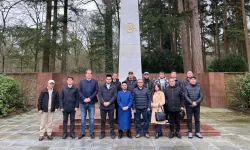 Özbekistan Dışişleri heyeti Hollanda’daki Özbeklerle bir araya geldi