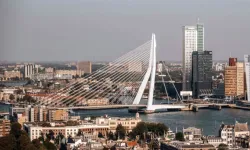 Rotterdam'daki Erasmus Köprüsü 5 hafta süreyle trafiğe kapatıldı