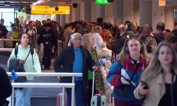 Schiphol’de dijital sınır kontrol sistemindeki arıza nedeniyle kuyruklar oluştu