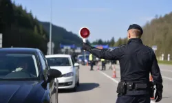 Almanya sınırında Türk vatandaşının aracının bagajında canlı koyun bulundu