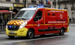 Fransa'da araç içinde kilitli kalan bir çocuk daha sıcaktan hayatını kaybetti