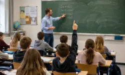 Brüksel'de çocuğunun Hollandaca eğitim almasını isteyen velilere dil belgesi şartı