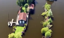 Hollanda'nın su üzerindeki Scheendijk köyü sosyal medyada viral oldu