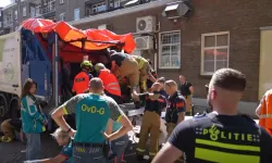 Rotterdam'da çöp kamyonunda sıkışan kişi ağır yaralandı
